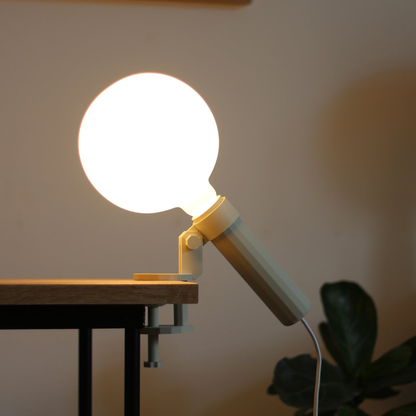 CALO - Clip Lamp